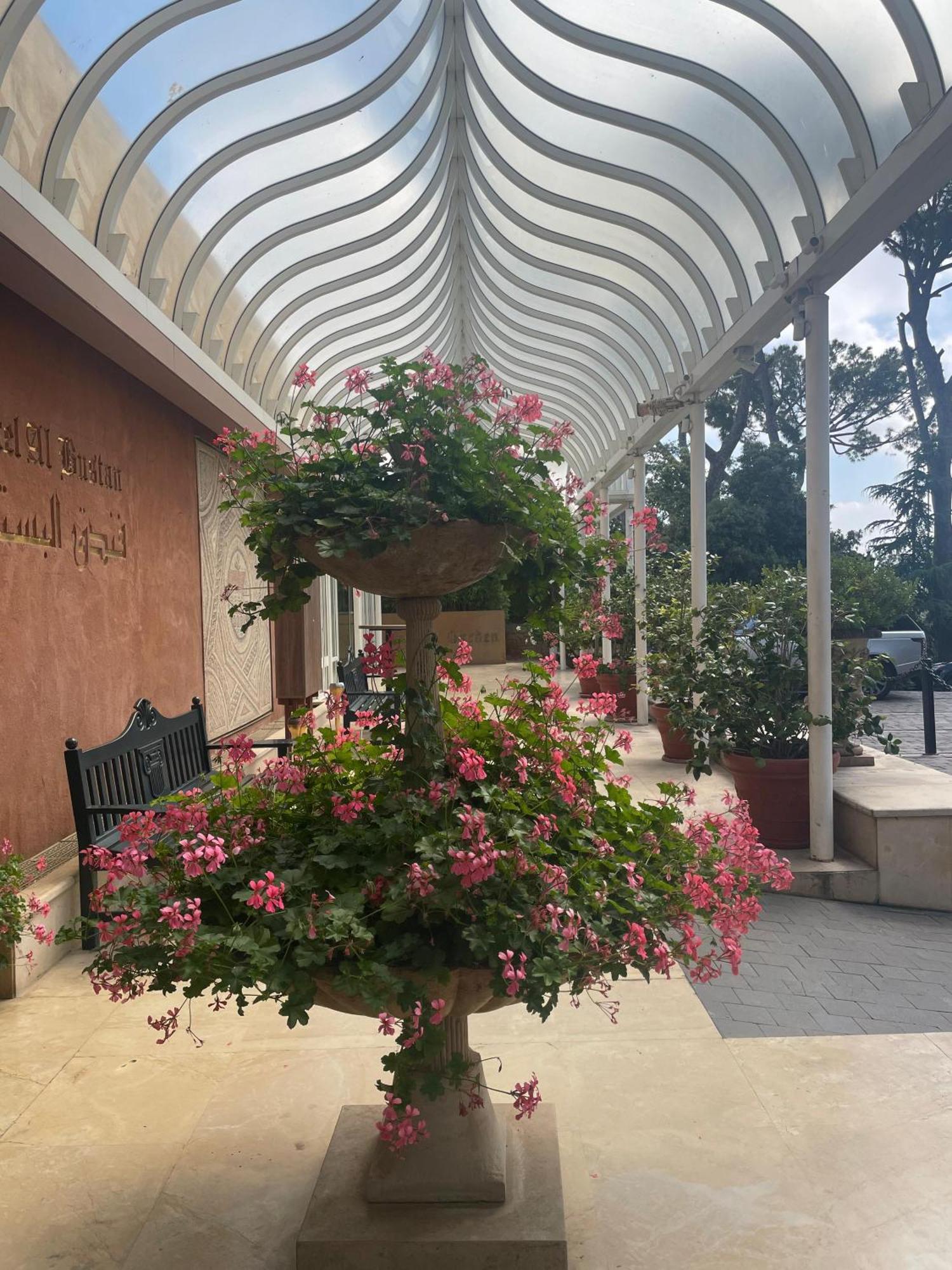 Hotel Al Bustan Beit Mery Exterior photo